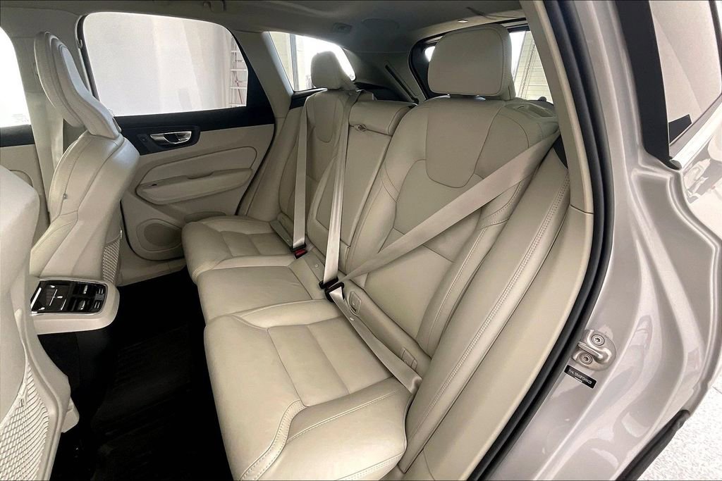 Certified 2023 Volvo XC60 B5 Ultimate w/ Climate Package image 35
