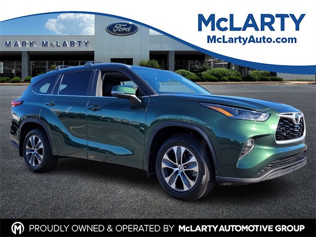 Used 2023 Toyota Highlander XLE image 1