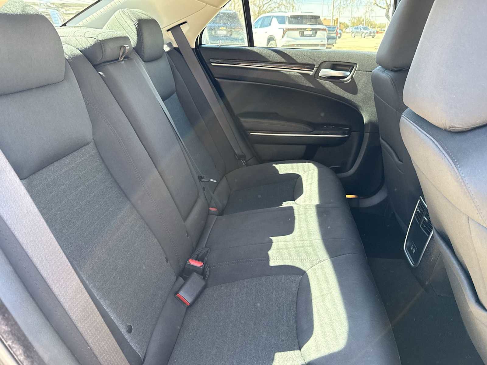 Used 2023 Chrysler 300 Touring image 9