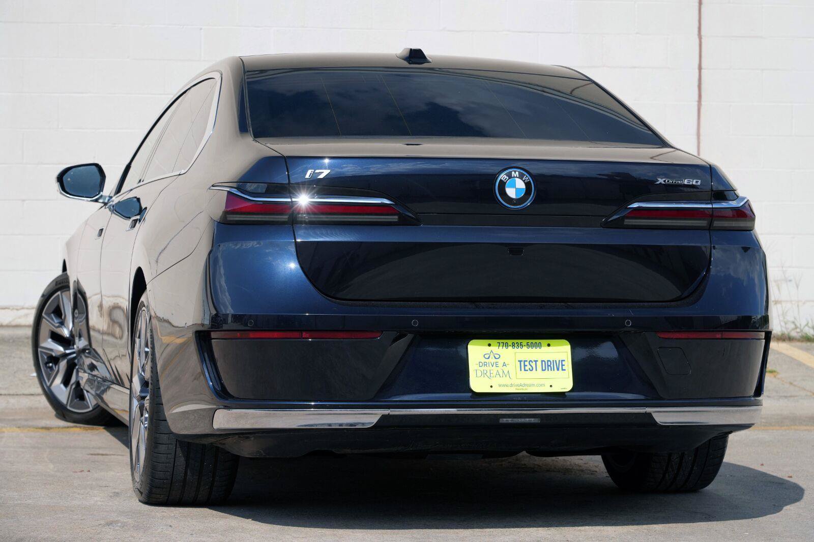 Used 2023 BMW i7 xDrive60 w/ Executive Package 2 AWD/4WD image 5