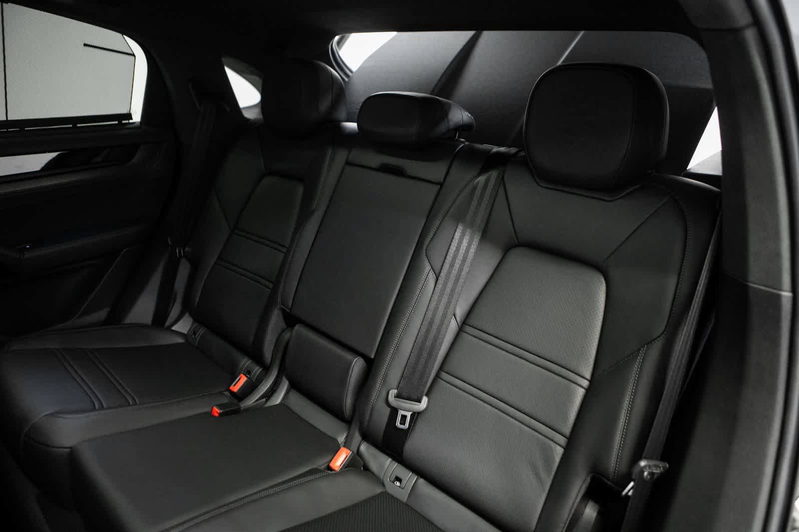 New 2026 Porsche Cayenne GTS AWD/4WD image 34