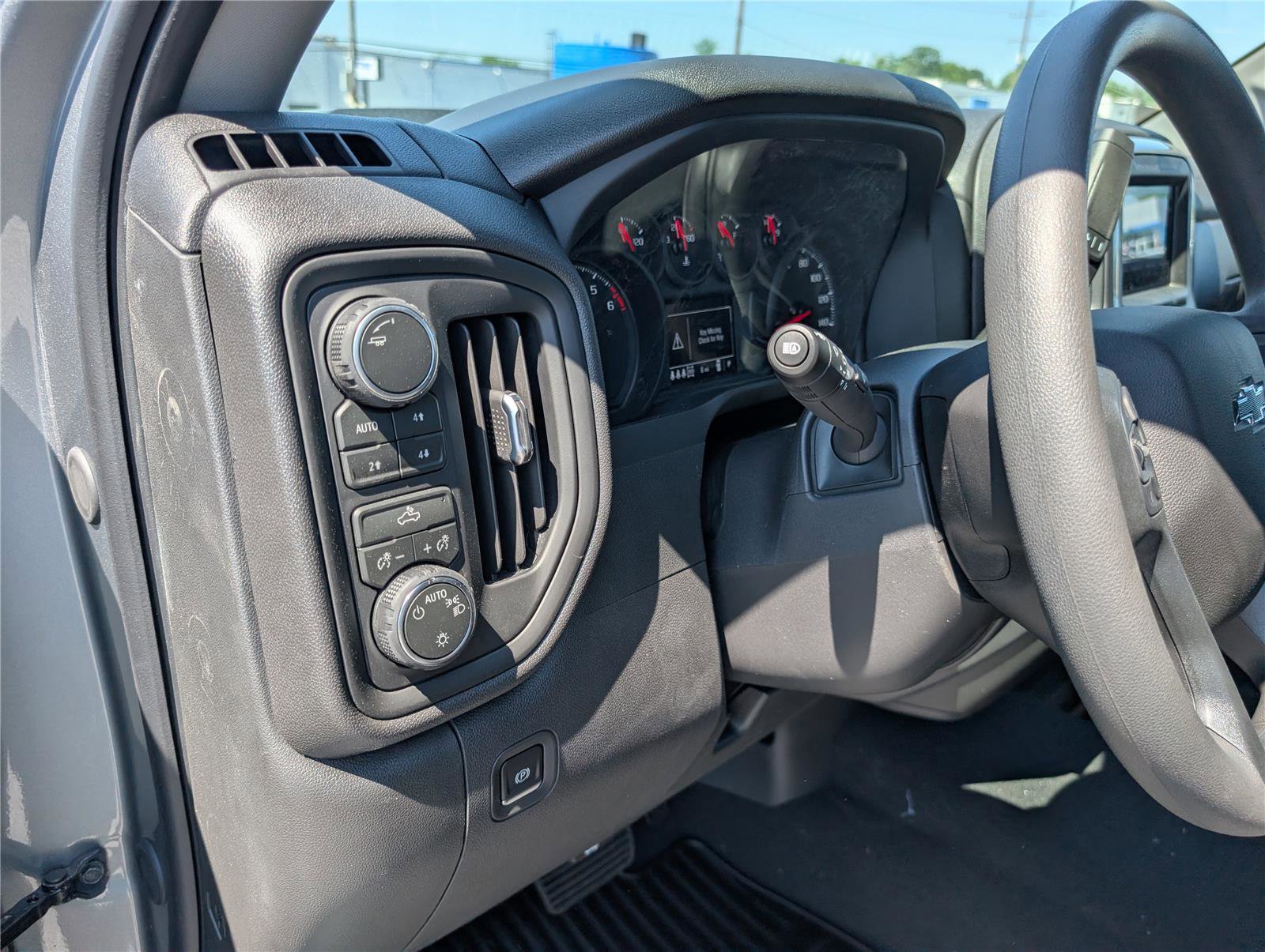 New 2026 Chevrolet Silverado 1500 Custom Trail Boss AWD/4WD image 17