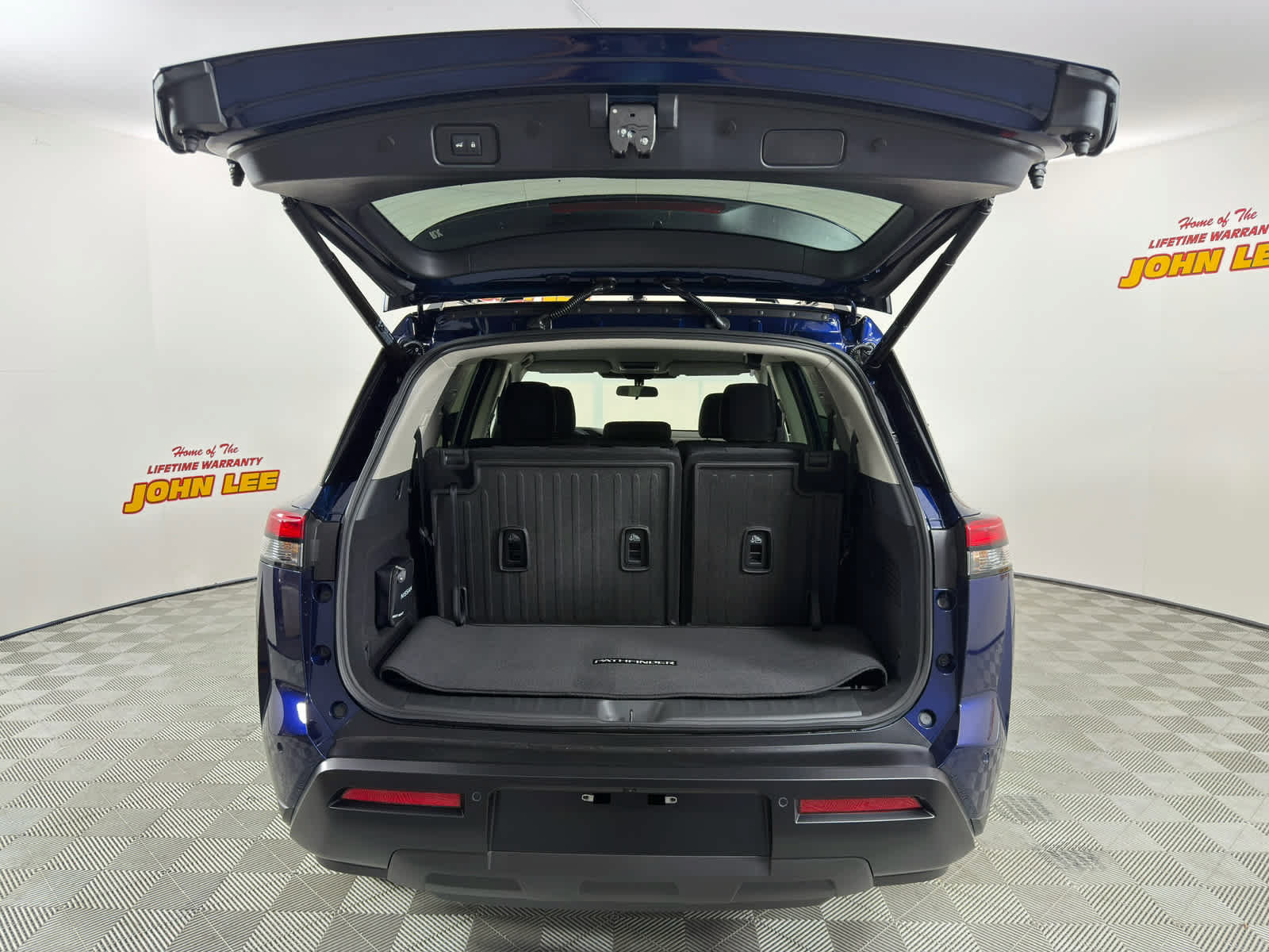 New 2026 Nissan Pathfinder SV w/ Cargo Package FWD image 5