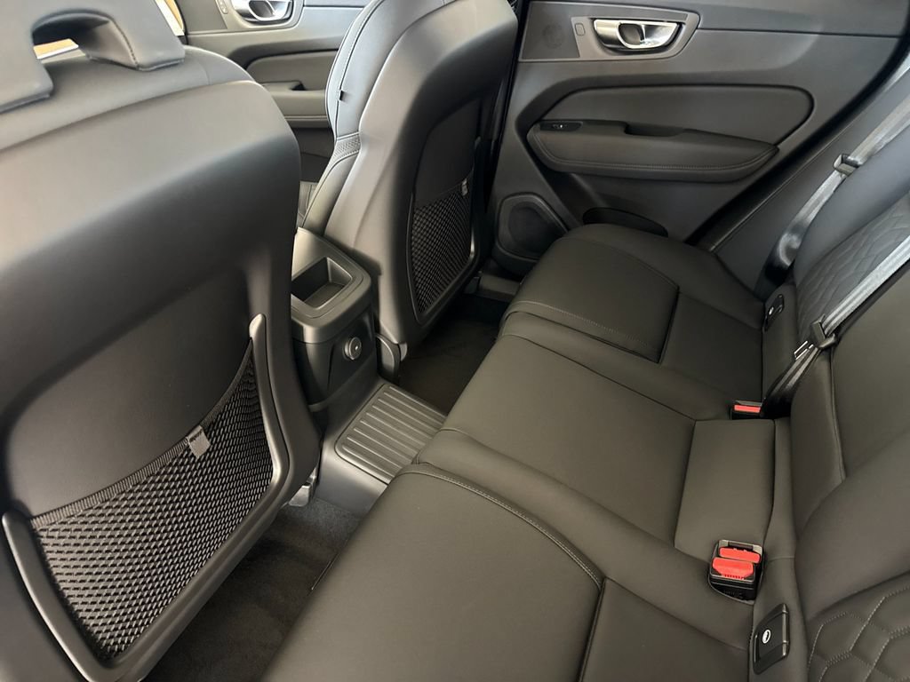 New 2026 Volvo XC60 T8 Plus w/ Climate Package PRO AWD/4WD image 11