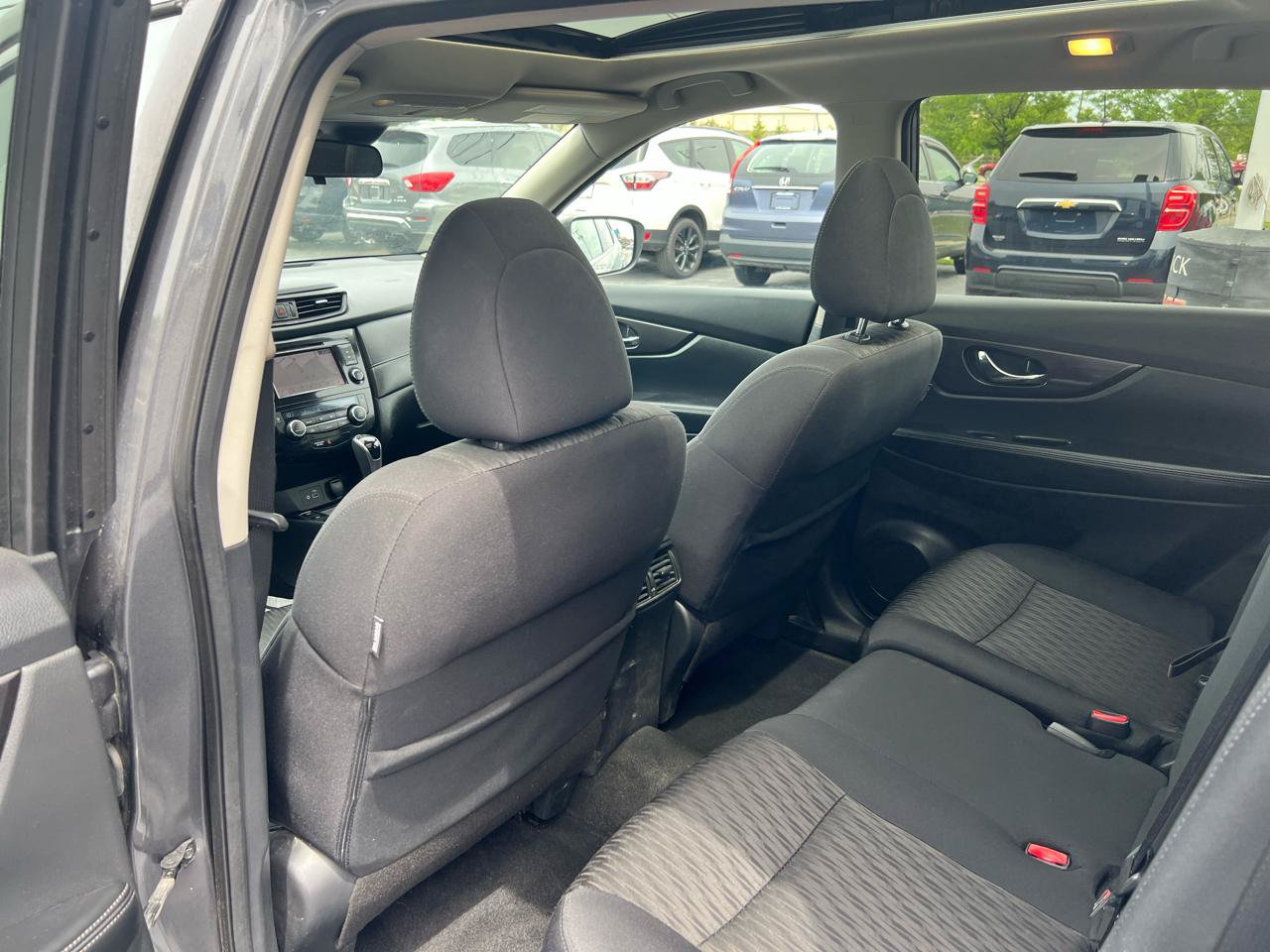 Used 2019 Nissan Rogue SL AWD/4WD image 13