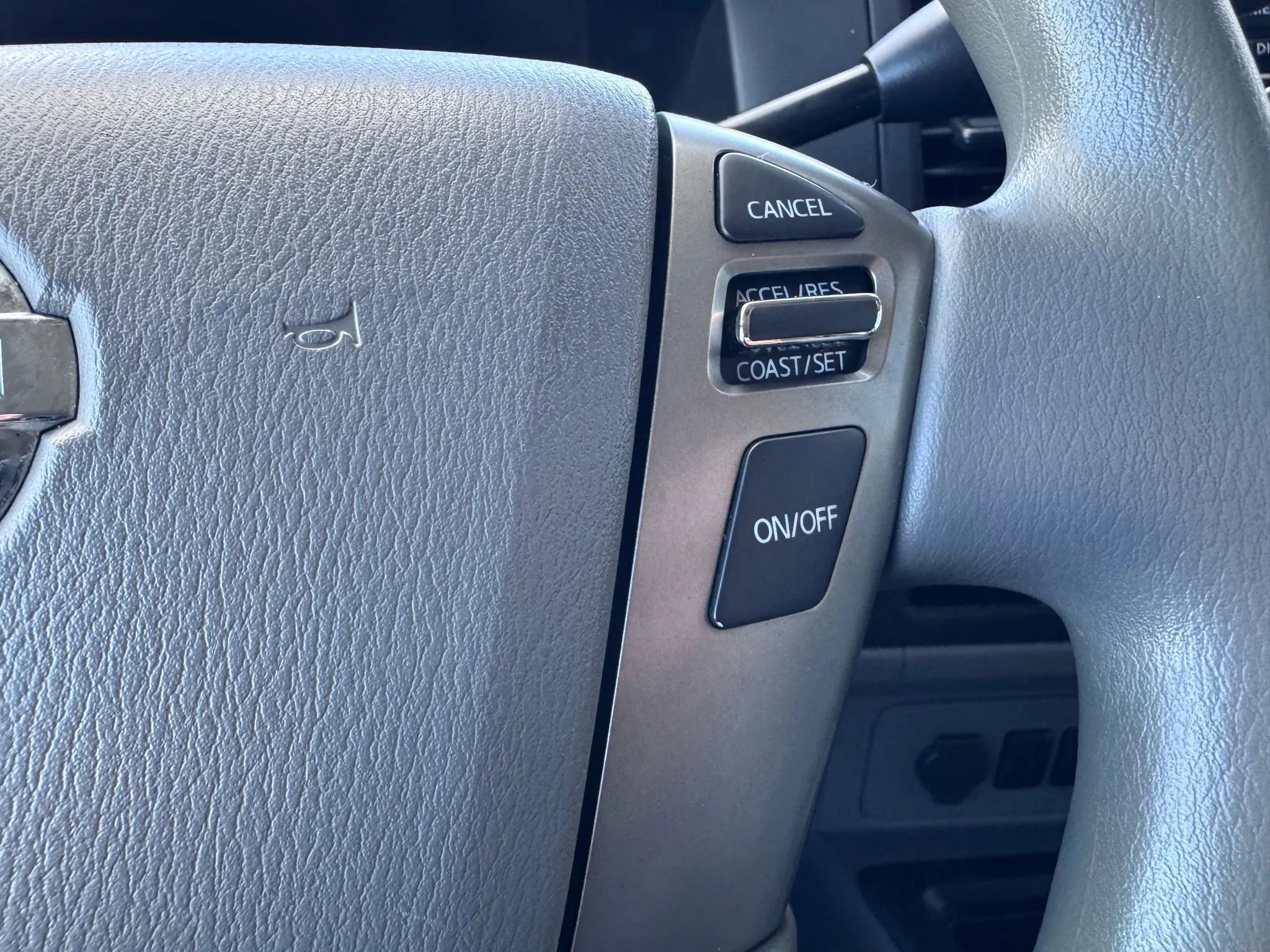 Used 2018 Nissan NV 3500 S image 23