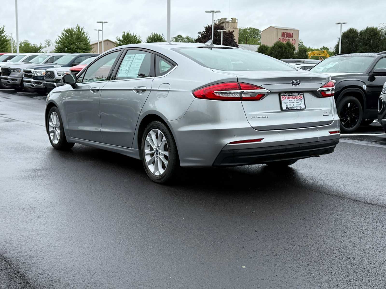 Used 2020 Ford Fusion SE FWD image 6