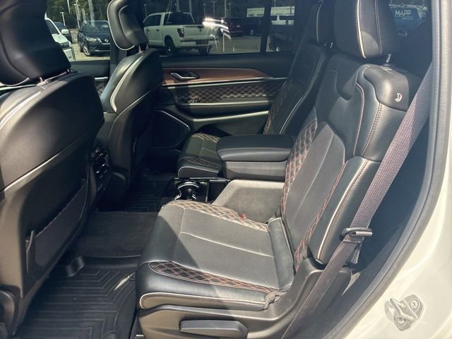 Used 2022 Jeep Grand Cherokee L Summit w/ Advanced Protech Group IV AWD/4WD image 15