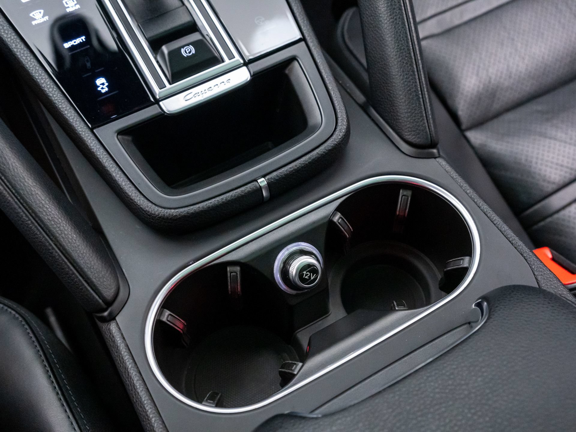 Certified 2023 Porsche Cayenne AWD/4WD image 29