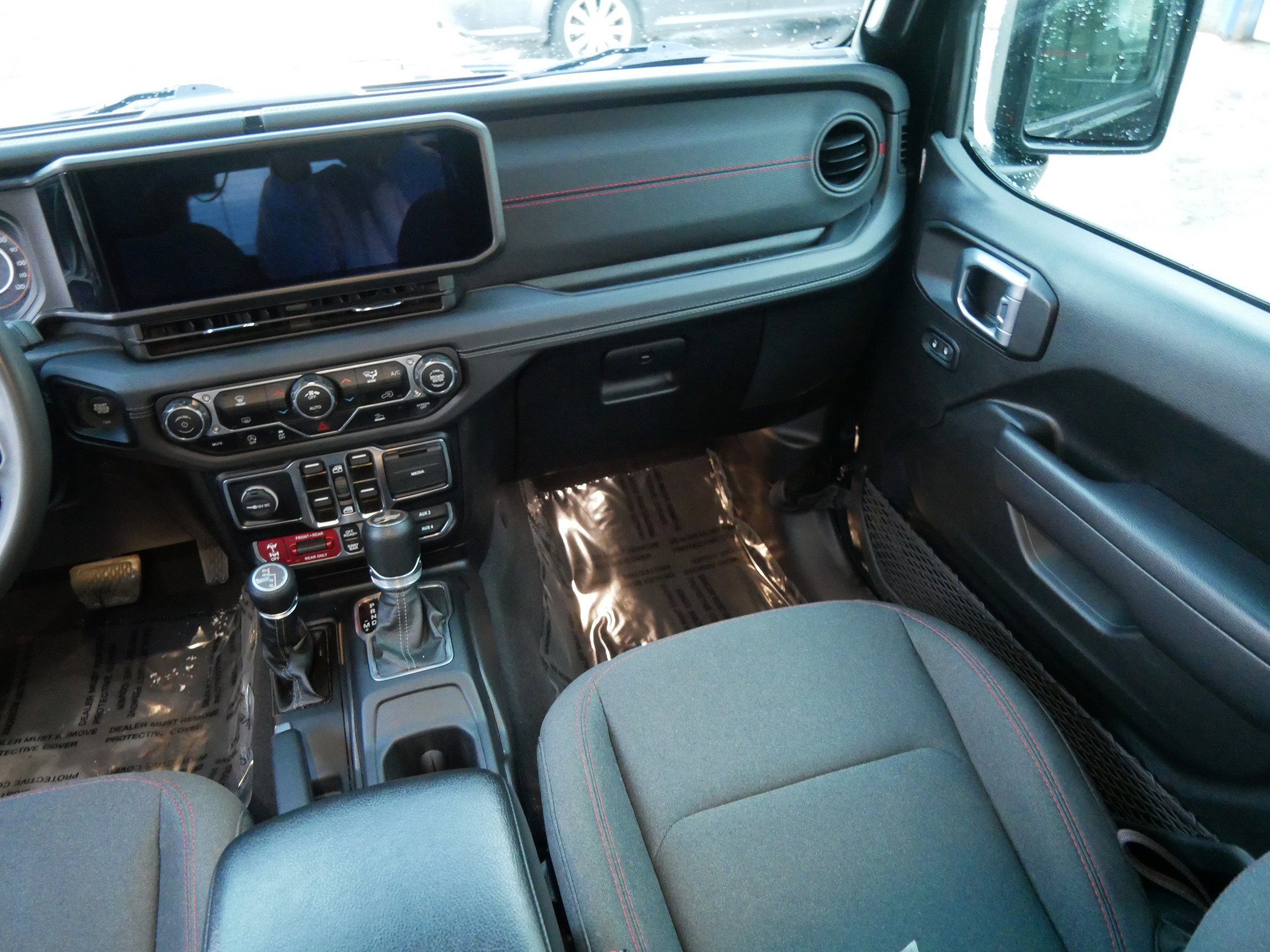 Used 2024 Jeep Wrangler Unlimited Rubicon image 9