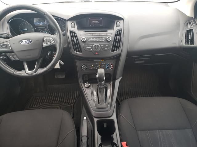 Used 2017 Ford Focus SE w/ Cold Weather Package FWD image 14
