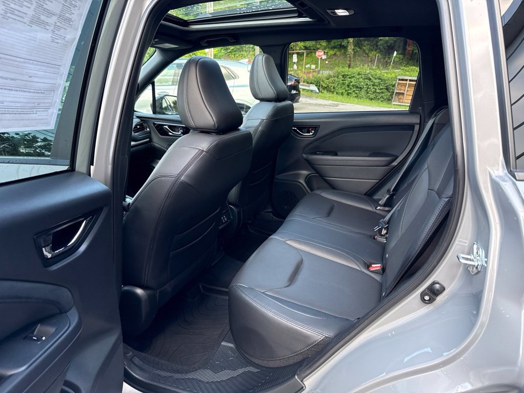 Used 2025 Subaru Forester Limited AWD/4WD image 25