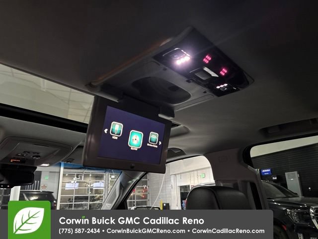 Used 2017 GMC Yukon XL SLT w/ Open Road Package AWD/4WD image 36
