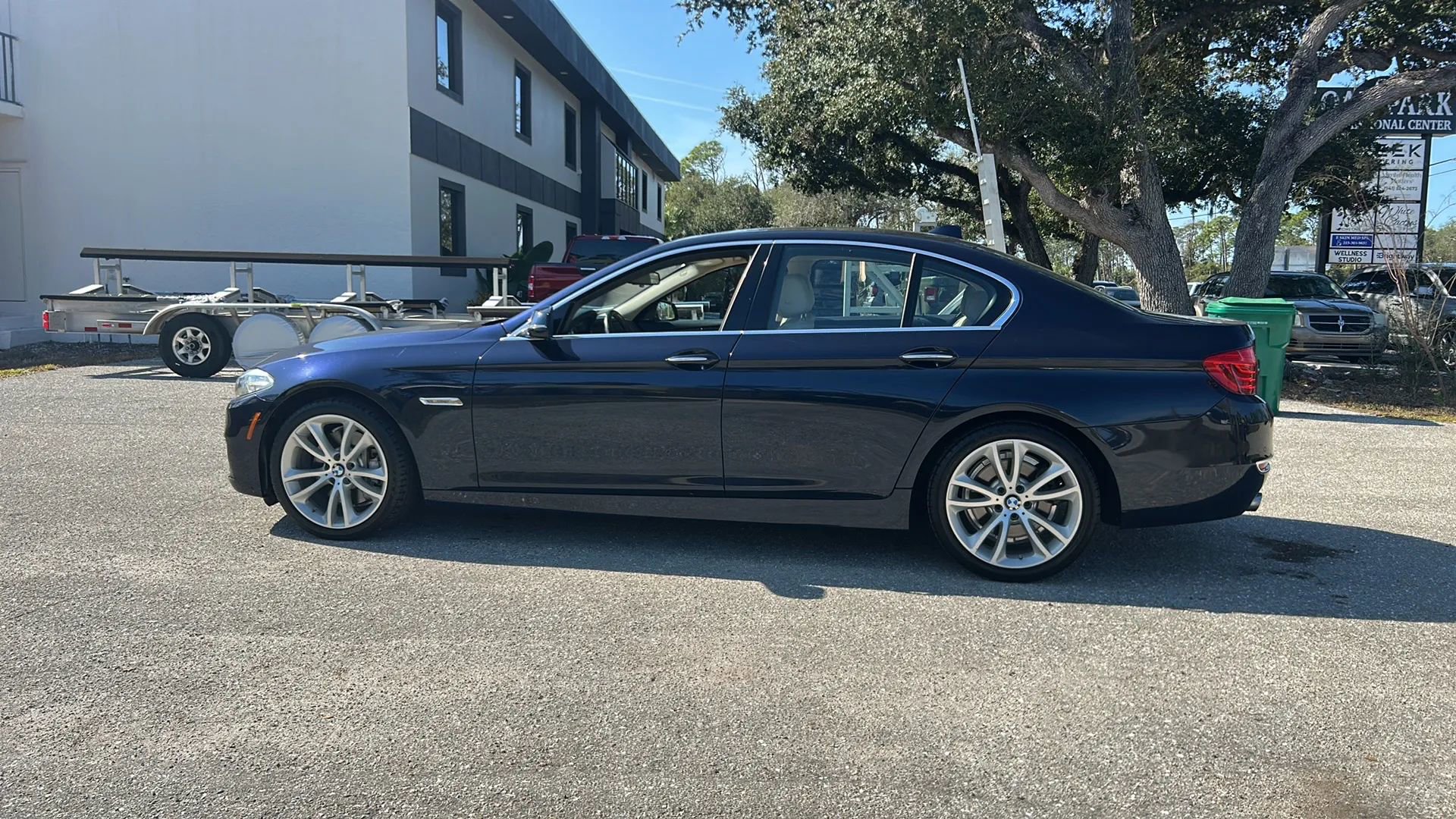 Used 2016 BMW 535i Sedan w/ Luxury Line image 4