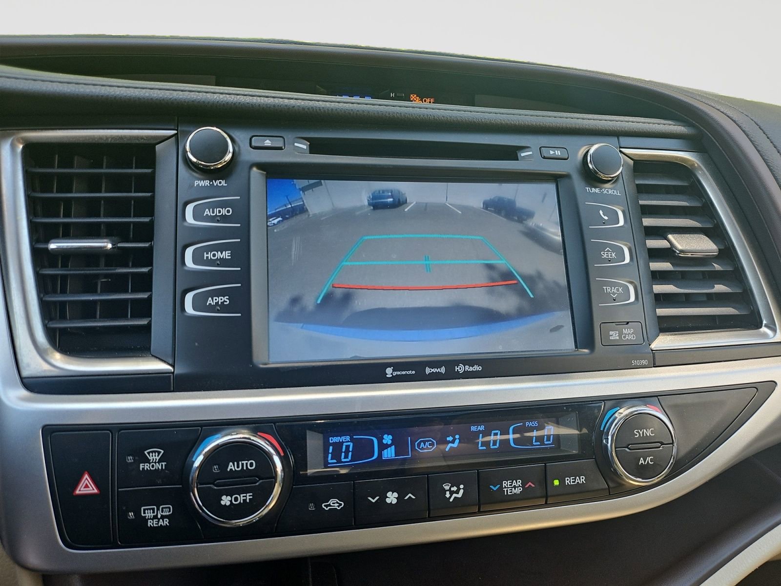Used 2019 Toyota Highlander SE AWD/4WD image 22