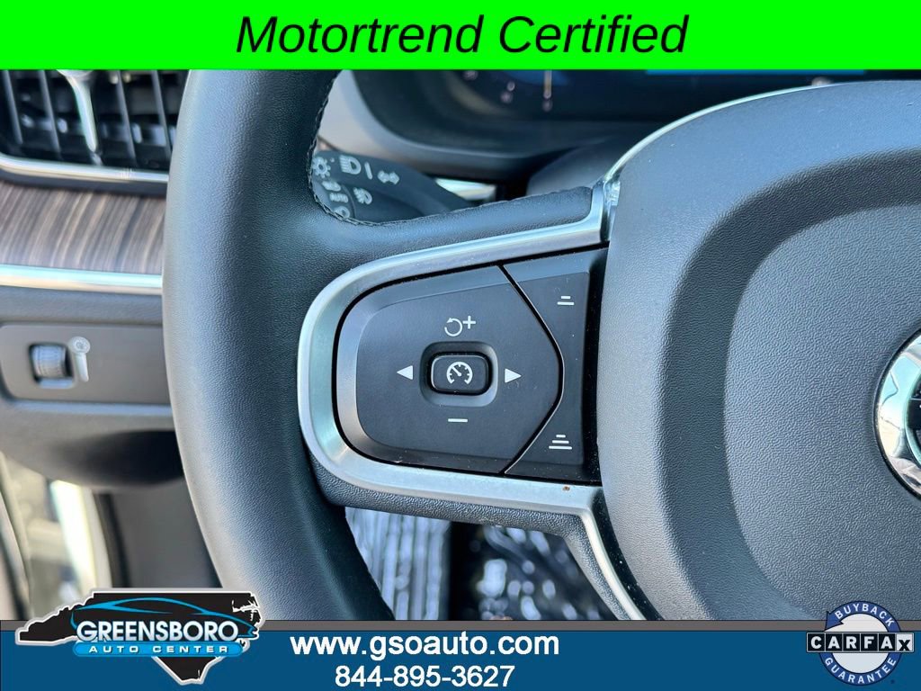 Used 2022 Volvo XC60 B5 Momentum image 24