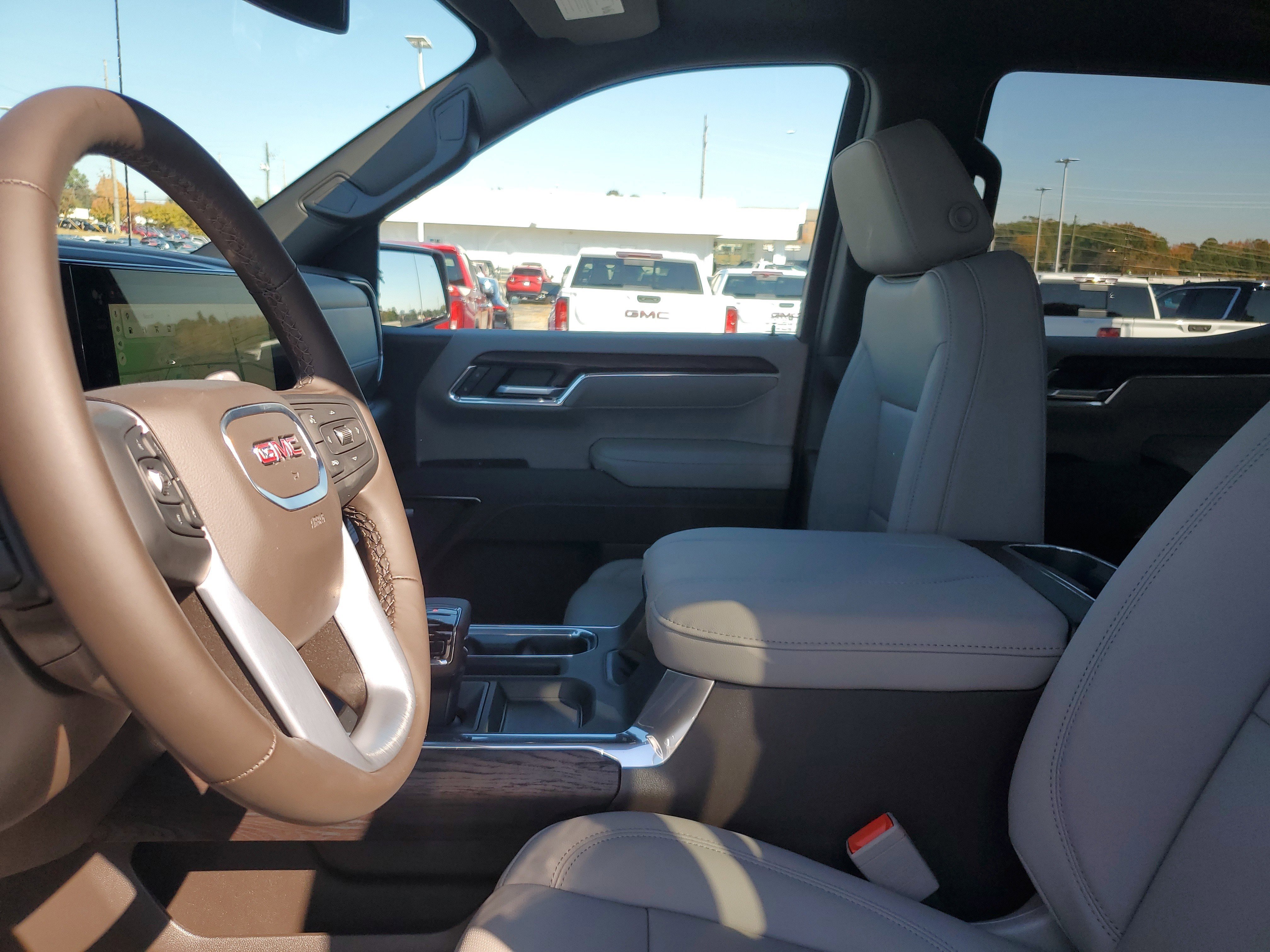 New 2026 GMC Sierra 1500 SLT image 17