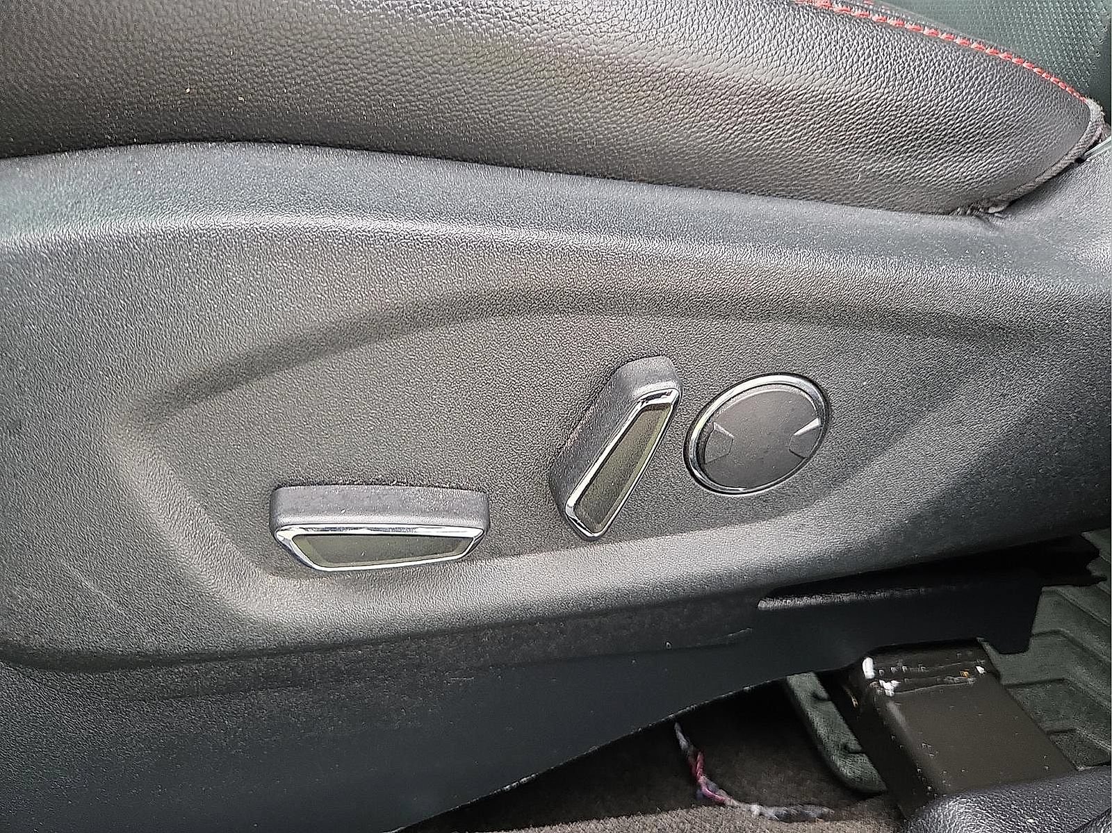 Used 2018 Ford Explorer Sport w/ Equipment Group 401A AWD/4WD image 16