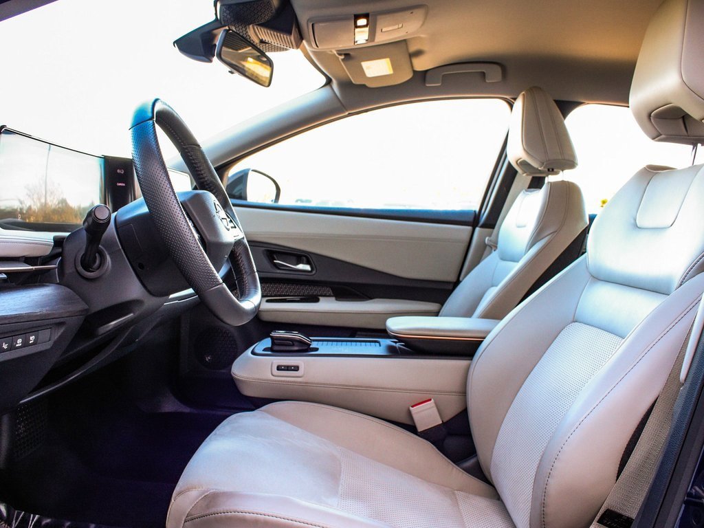 Used 2023 Nissan Ariya AWD image 32