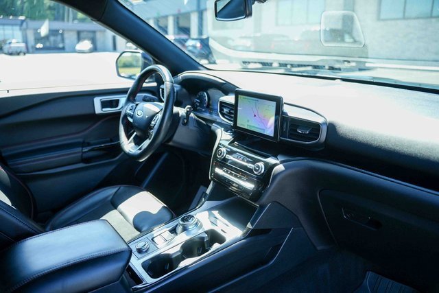 Used 2022 Ford Explorer ST-Line image 16