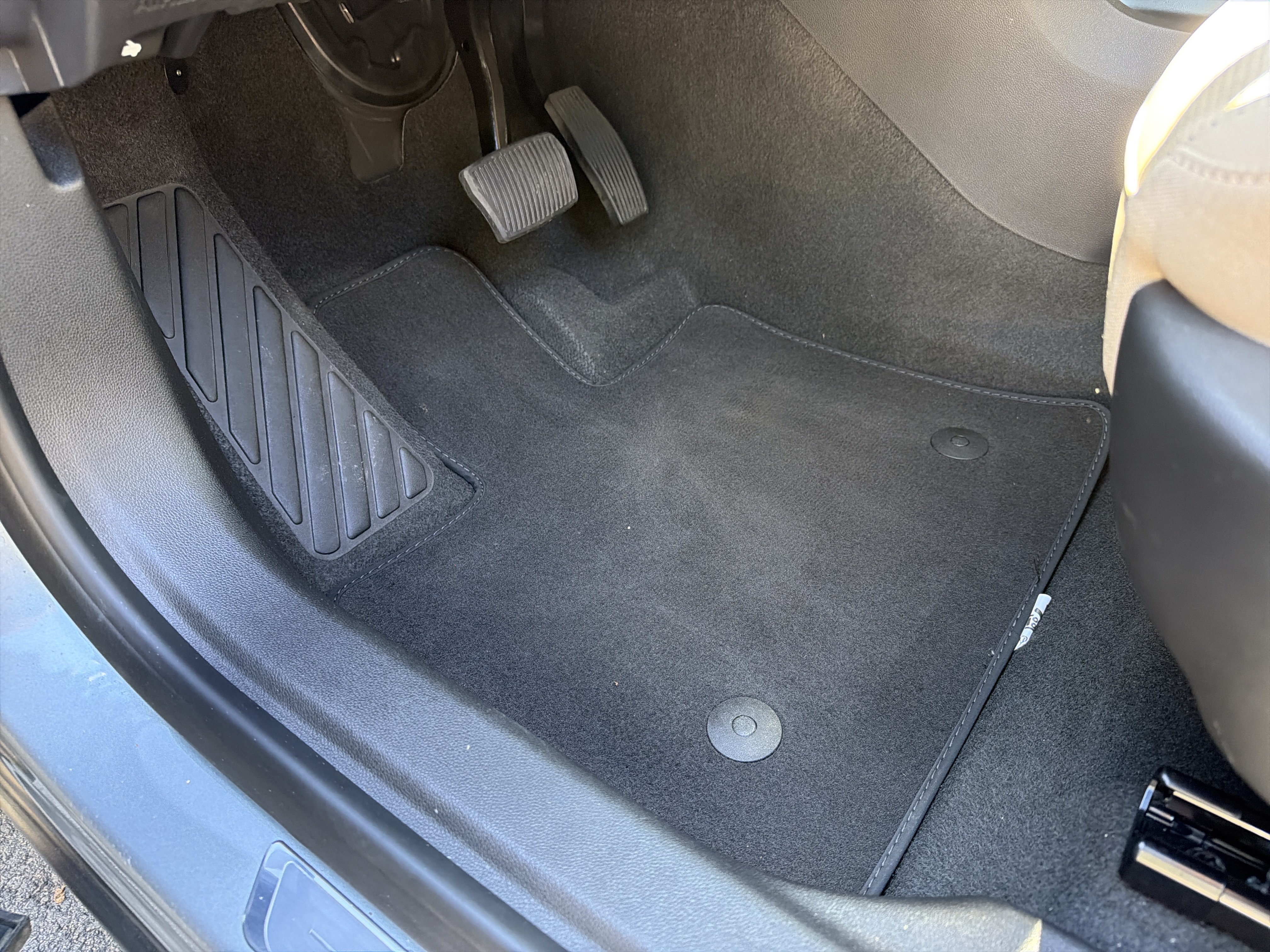 Used 2025 Buick Envision Preferred AWD/4WD image 16