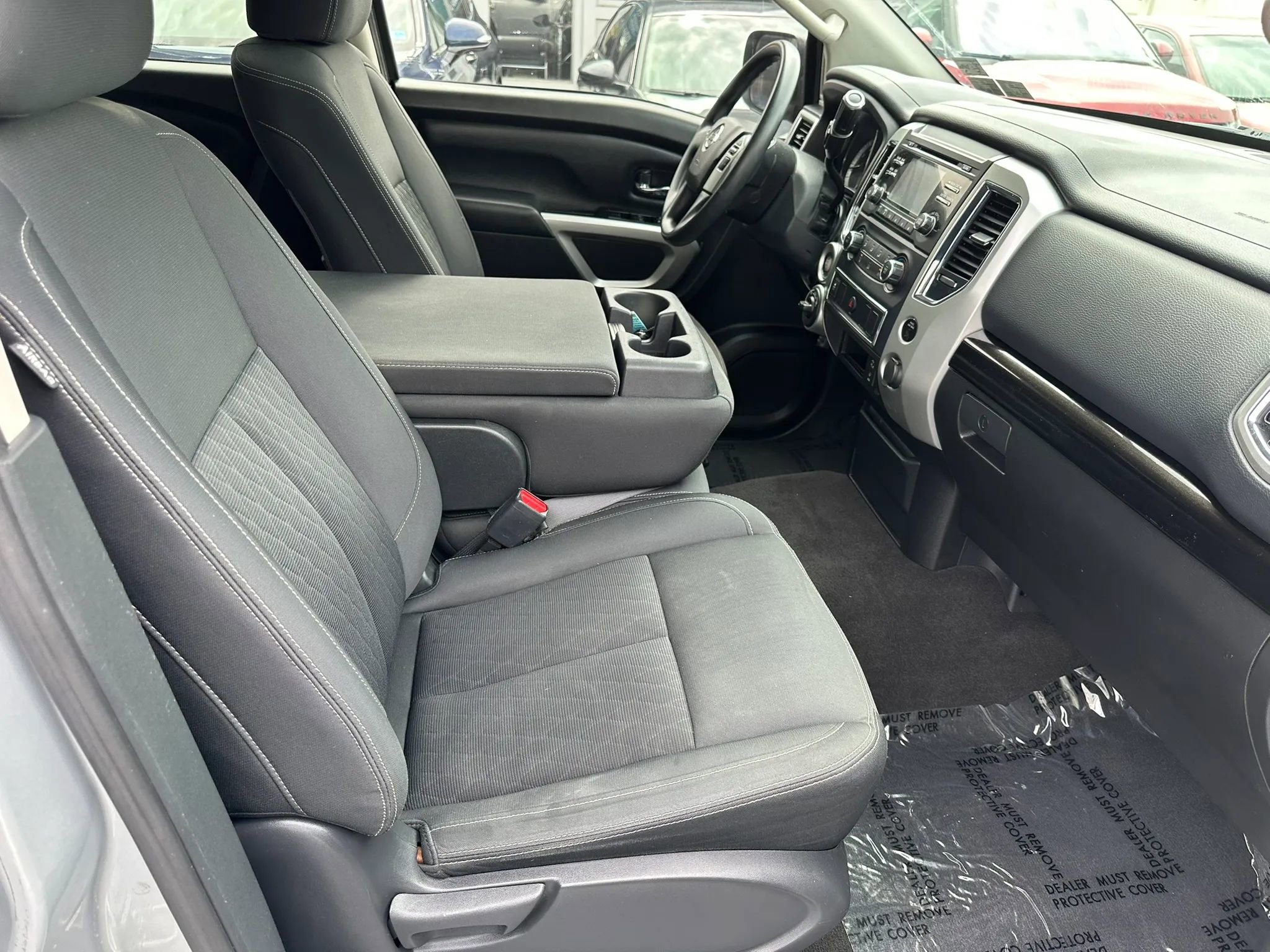 Used 2018 Nissan Titan SV AWD/4WD image 16