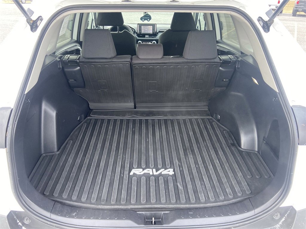 Used 2022 Toyota RAV4 LE image 25