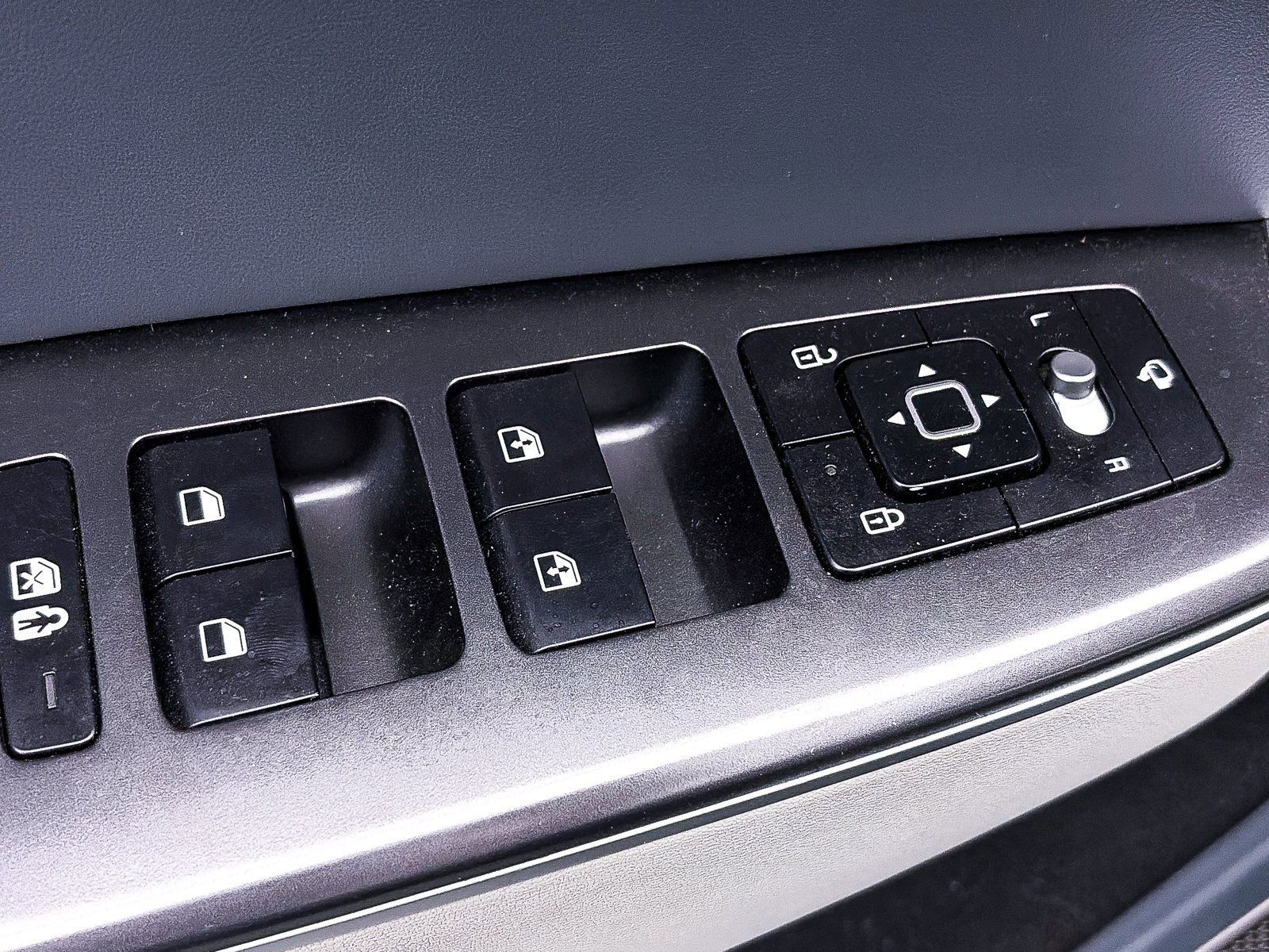 Used 2023 Kia EV6 Wind w/ Wind Technology Package image 18