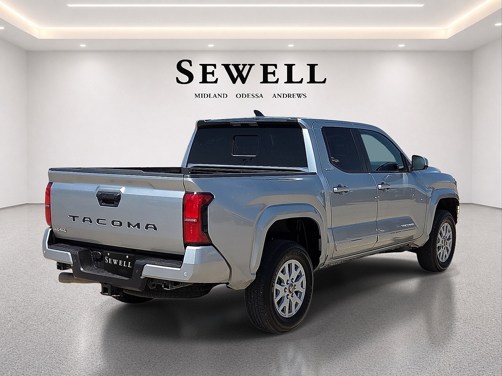 Used 2024 Toyota Tacoma SR5 w/ SR5 Upgrade Package AWD/4WD image 4