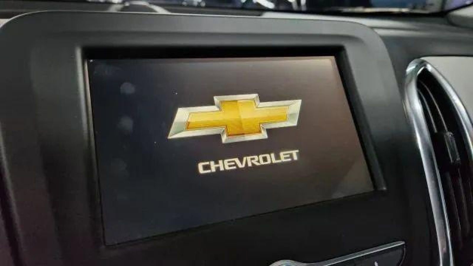 Used 2019 Chevrolet Equinox LS image 28