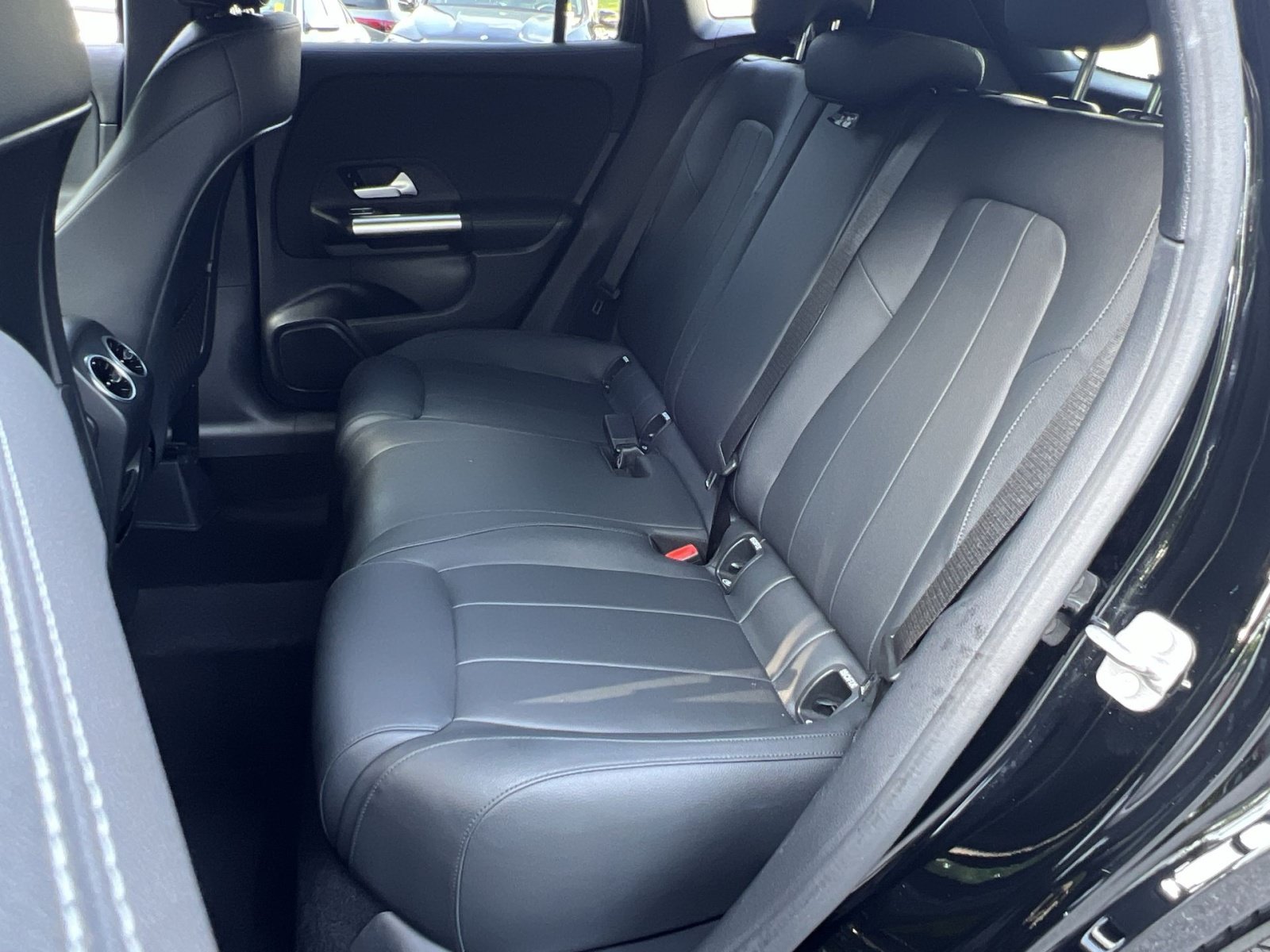 Used 2025 Mercedes-Benz GLA 250 4MATIC image 30