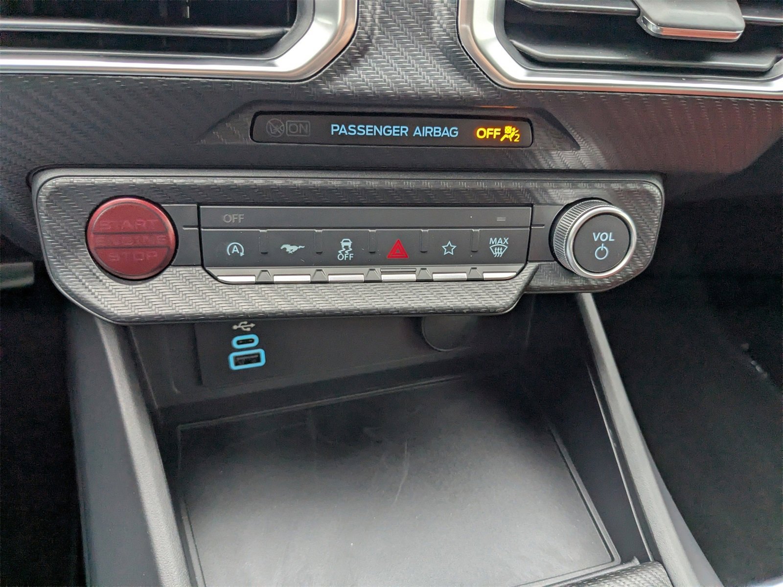 Used 2025 Ford Mustang Premium image 17