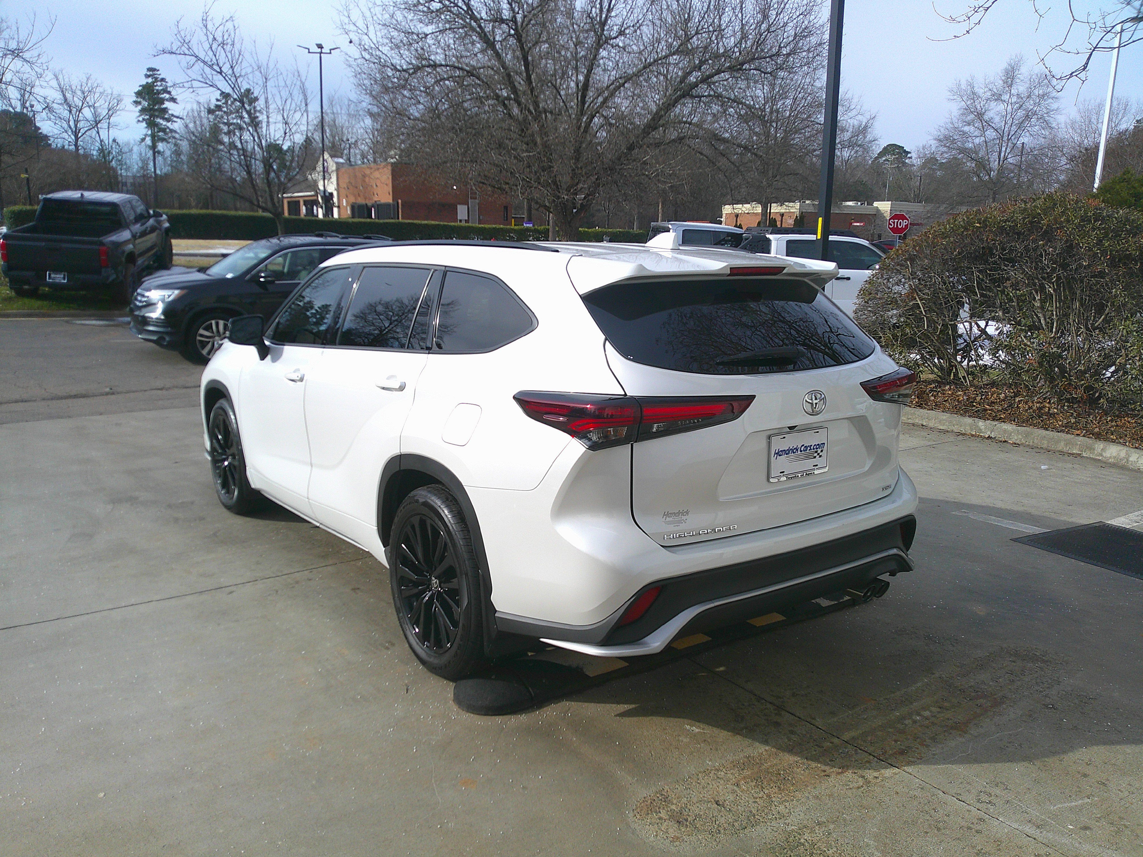 Used 2024 Toyota Highlander XSE image 9