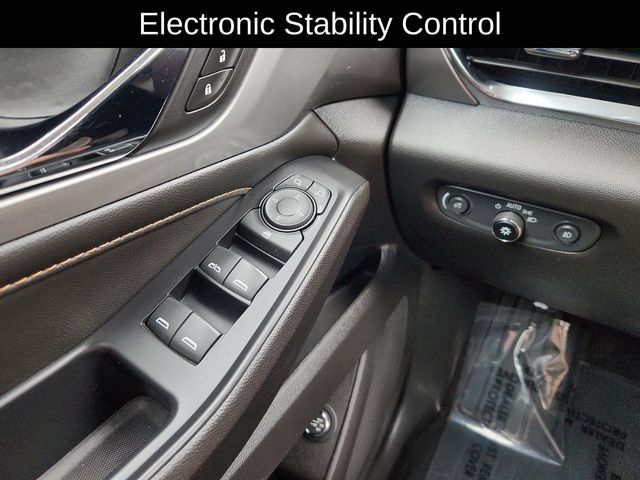 Used 2020 Chevrolet Traverse LT FWD image 37