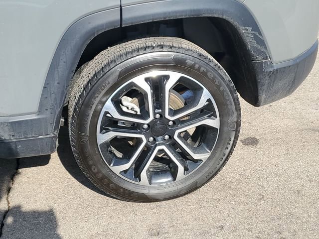 Used 2024 Jeep Compass Limited image 37