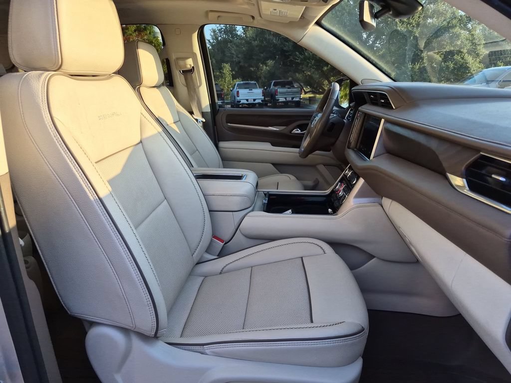 Used 2022 GMC Yukon XL Denali AWD/4WD image 41