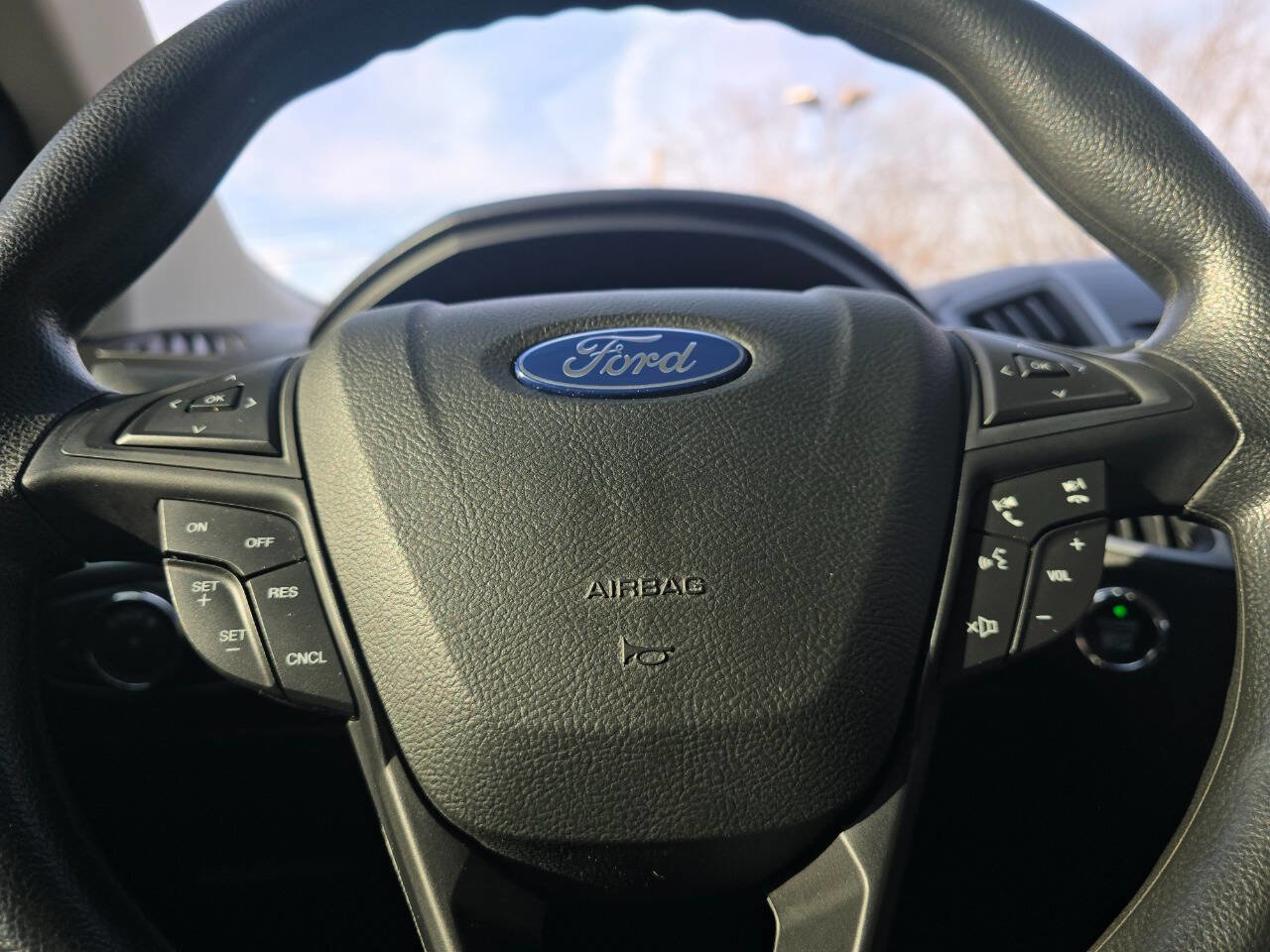 Used 2018 Ford Edge SE image 27