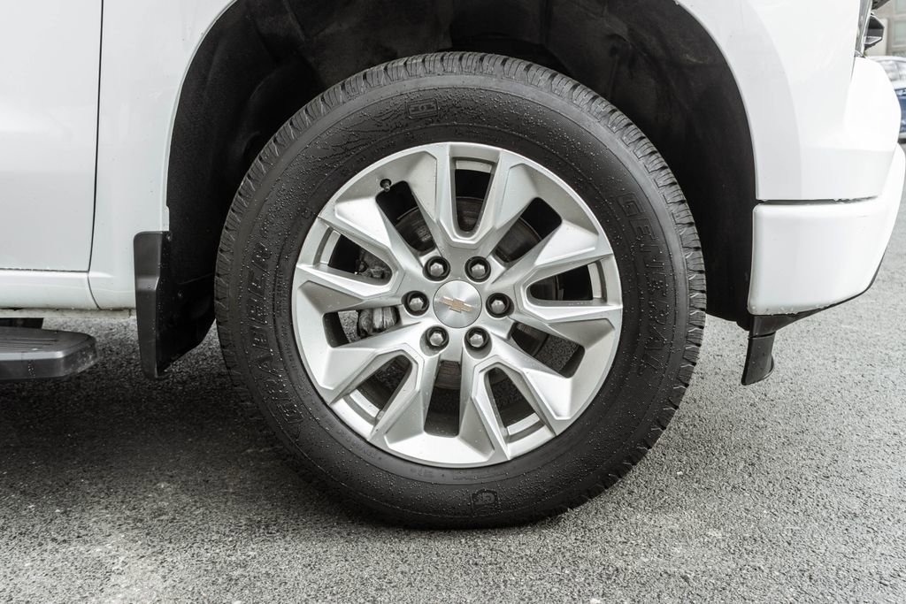 Used 2023 Chevrolet Silverado 1500 Custom image 5