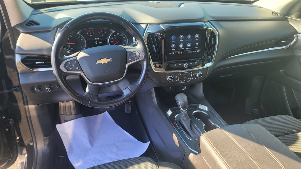 Used 2021 Chevrolet Traverse LT w/ LPO, Blackout Package AWD/4WD image 24