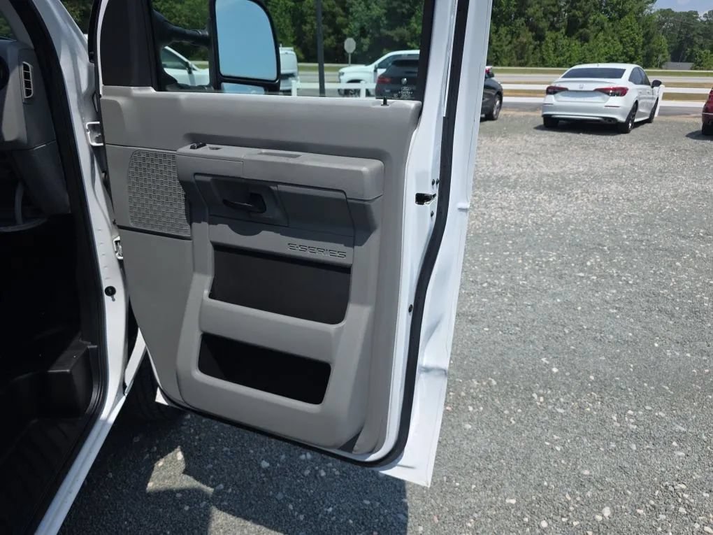 Used 2018 Ford E-350 and Econoline 350 Super Duty w/ Power Windows & Locks Group RWD image 32