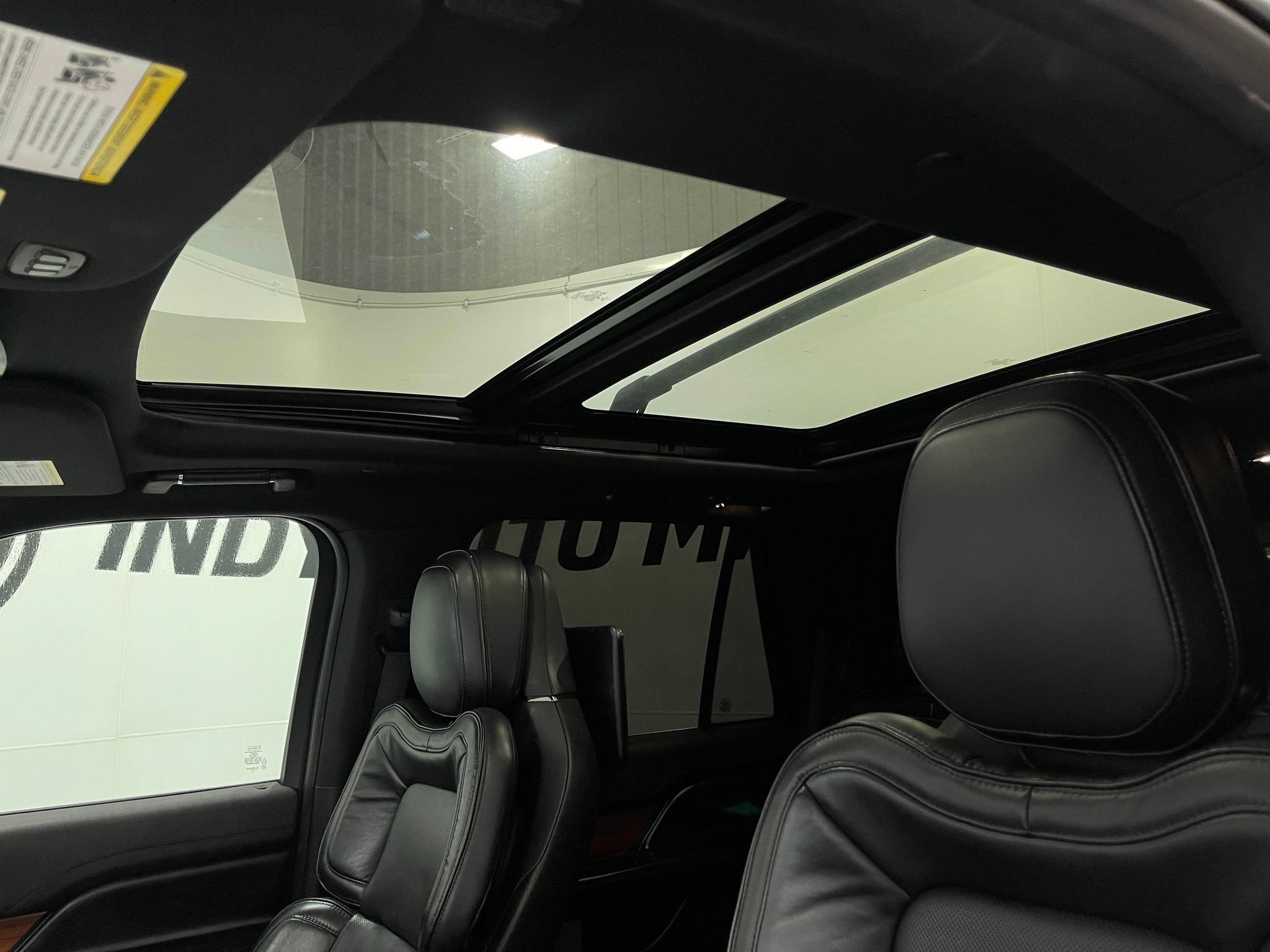 Used 2019 Lincoln Navigator Reserve AWD/4WD image 12