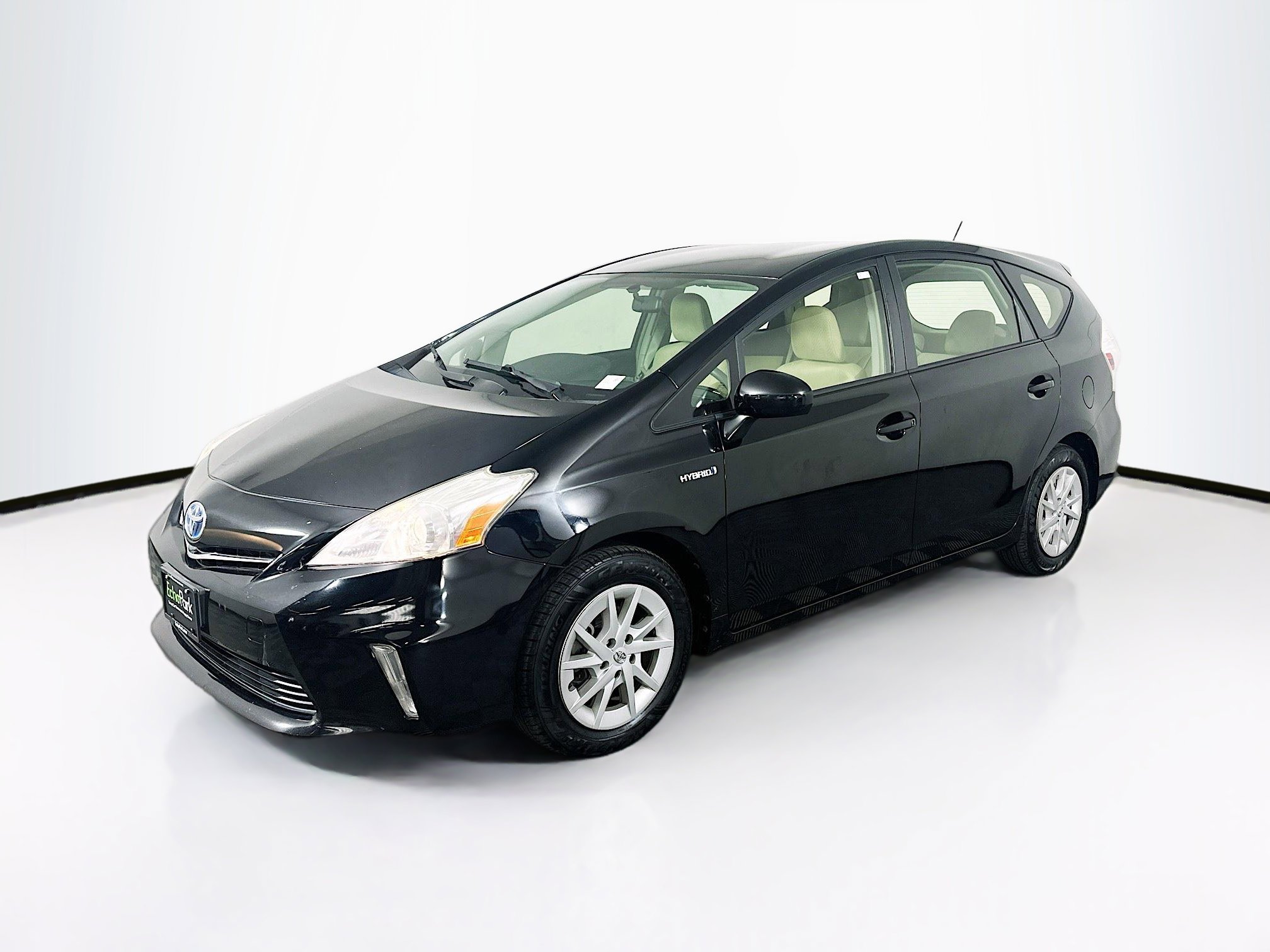 Used 2014 Toyota Prius V Two image 3