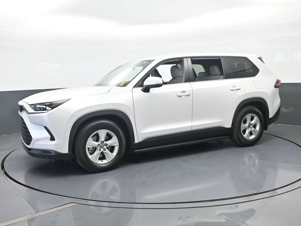 Used 2025 Toyota Grand Highlander FWD image 2