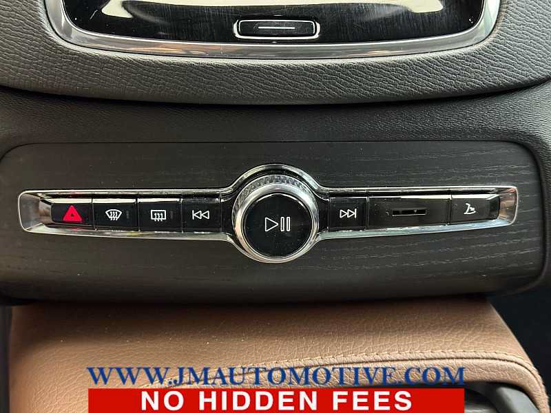 Used 2020 Volvo XC90 T6 Momentum AWD/4WD image 33