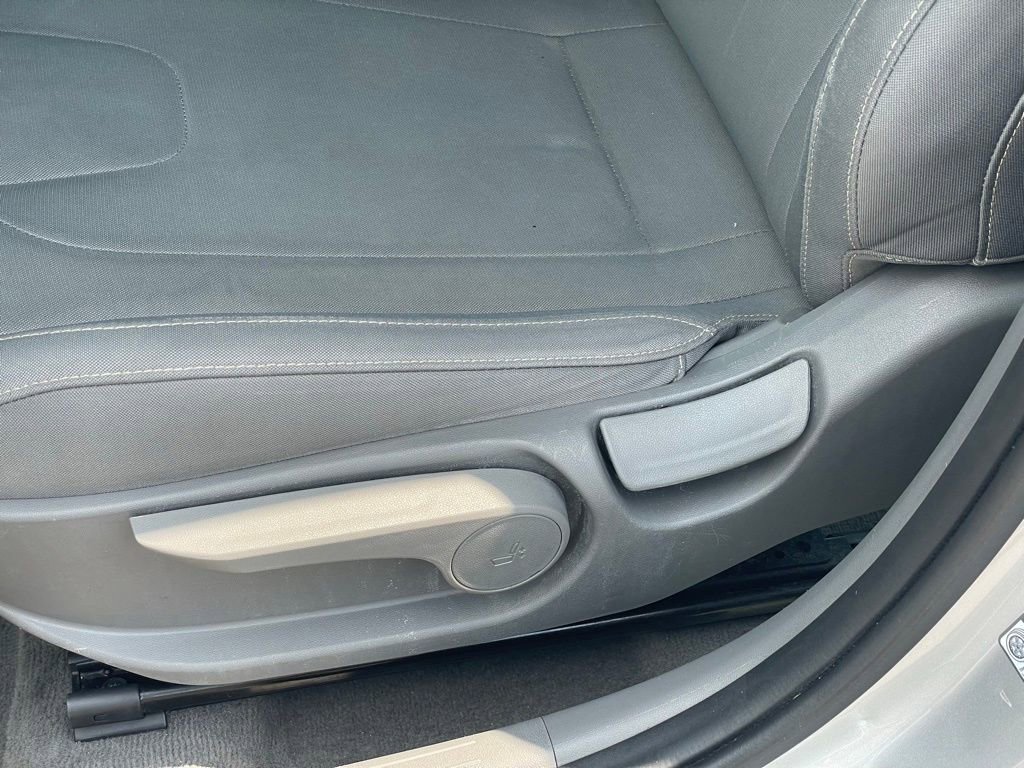 Used 2023 Hyundai Elantra SEL image 12