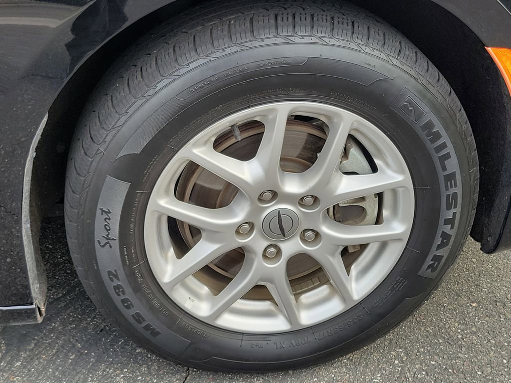 Certified 2024 Chrysler Pacifica Touring-L image 23