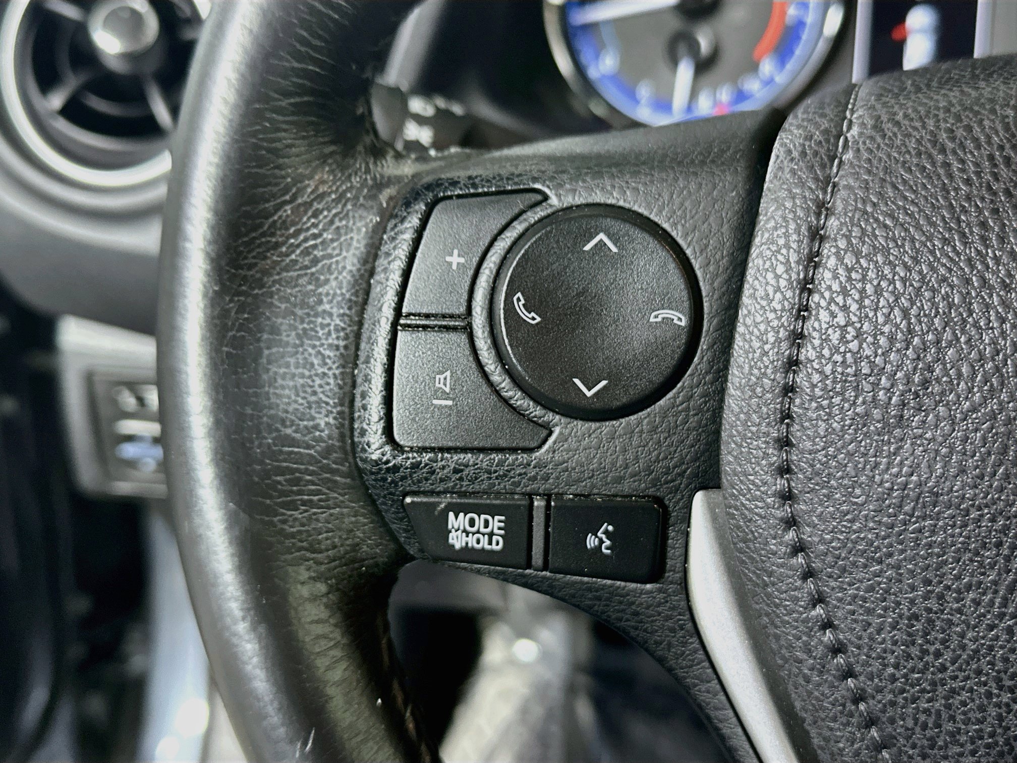 Used 2017 Toyota Corolla SE FWD image 16