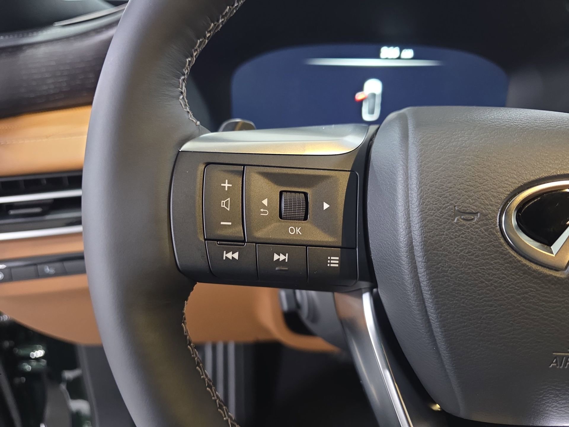 New 2026 INFINITI QX60 Autograph w/ Dark Cargo Package image 17