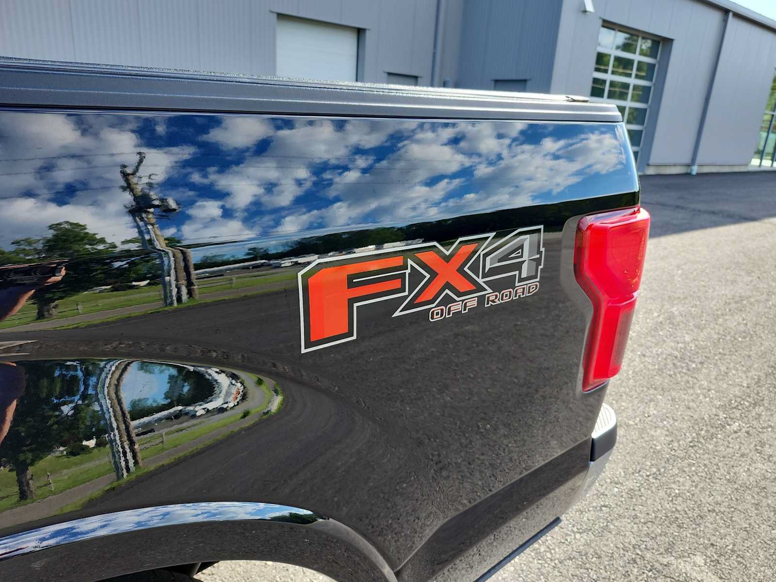 Used 2020 Ford F150 Lariat w/ Equipment Group 502A Luxury AWD/4WD image 16