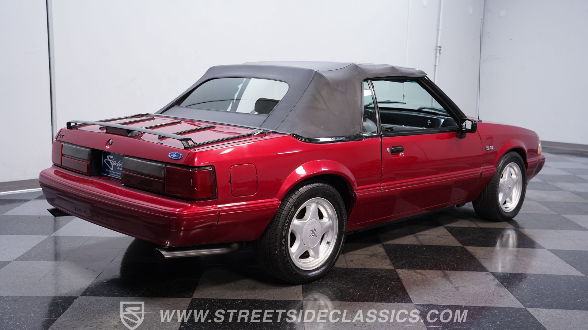 Used 1993 Ford Mustang LX RWD image 12